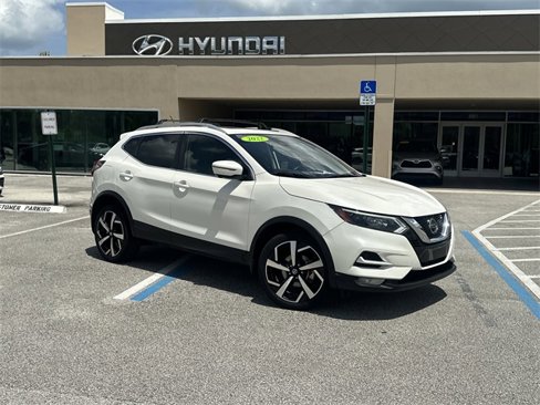 Used 2022 Nissan Rogue Sport SL w/ Premium Package image 1