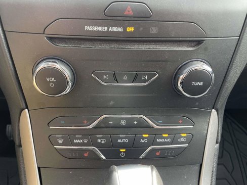 Used 2016 Ford Edge SEL w/ Equipment Group 201A image 30