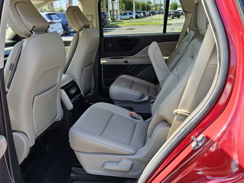 Used 2020 Lincoln Aviator Reserve w/ Elements Package Plus image 13