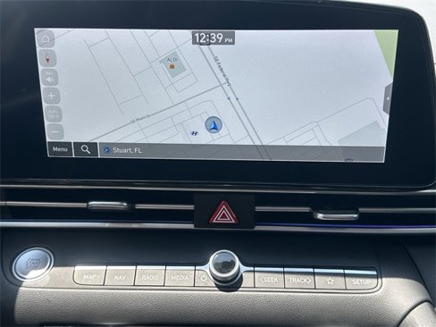 Certified 2025 Hyundai Elantra SEL image 25
