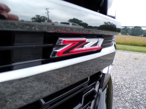 Used 2022 Chevrolet Tahoe Z71 w/ Luxury Package image 17