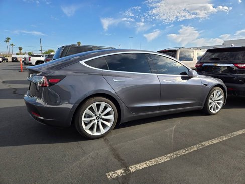 Used 2019 Tesla Model 3 Standard Range image 2