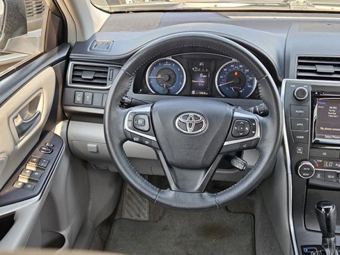 Used 2017 Toyota Camry XLE image 14