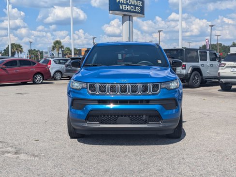 Used 2024 Jeep Compass Sport image 2