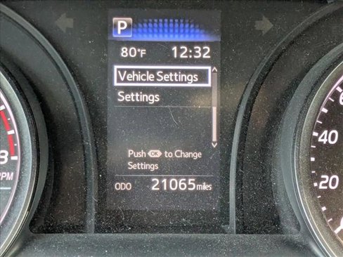 Used 2021 Toyota Camry SE image 12