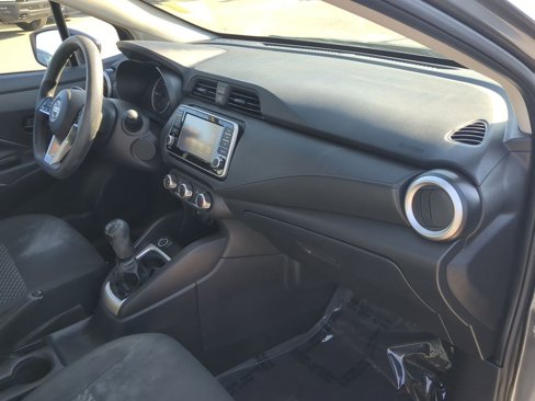 Used 2021 Nissan Versa S image 40