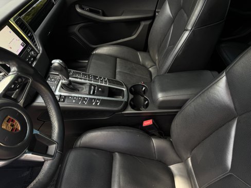 Used 2018 Porsche Macan S image 12
