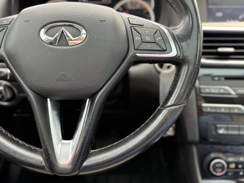 Used 2018 INFINITI QX30 image 26