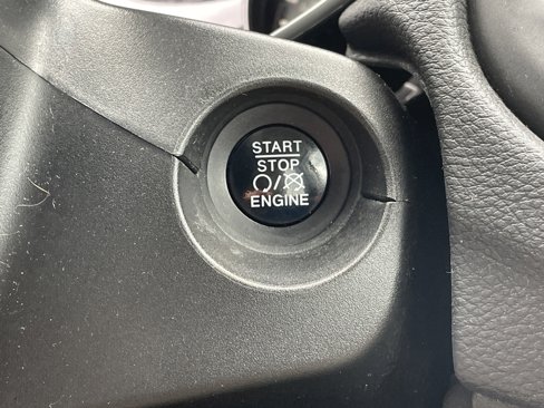Used 2018 Jeep Compass Sport w/ Tech Group image 10