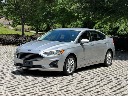 Used 2019 Ford Fusion SE image 1