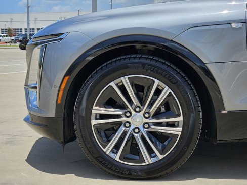 New 2025 Cadillac Lyriq Luxury image 11