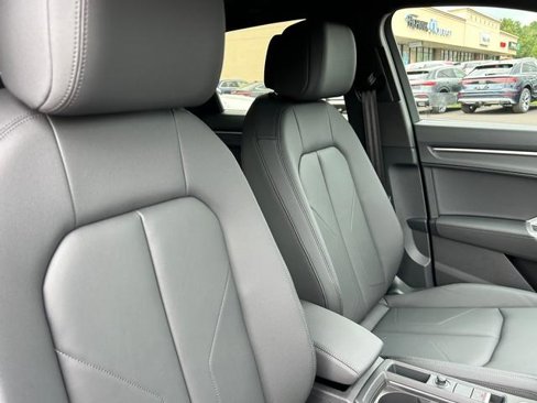 New 2025 Audi Q3 2.0T Premium image 26