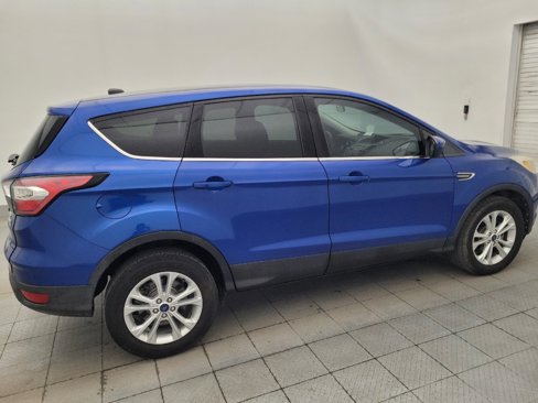 Used 2017 Ford Escape SE image 10