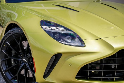 New 2025 Aston Martin V8 Vantage Coupe image 3