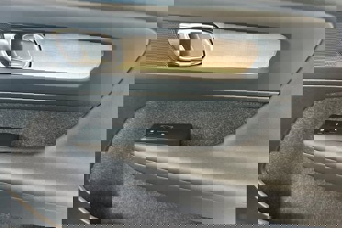 Used 2024 Volvo XC40 B5 Core image 20