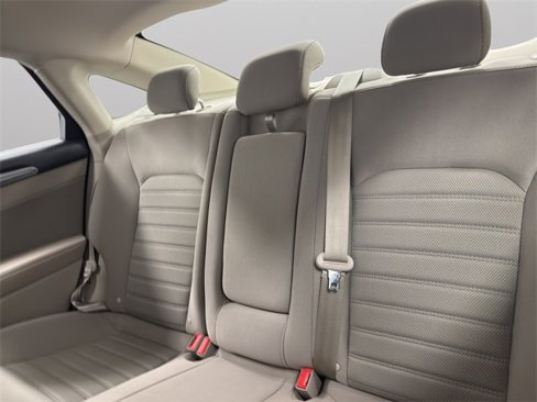 Used 2019 Ford Fusion SE image 13