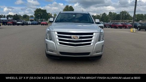 Used 2017 Cadillac Escalade Luxury image 2