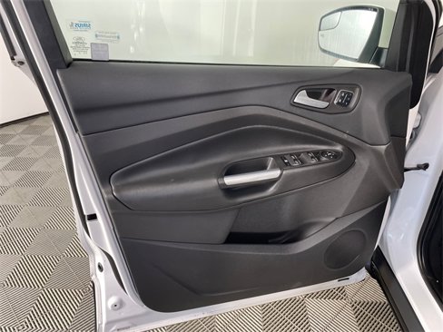 Used 2016 Ford Escape Titanium image 17