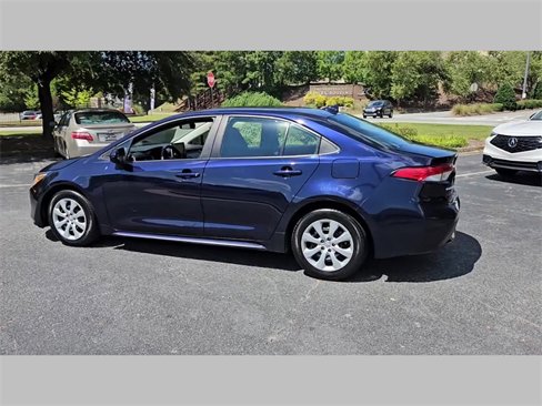 Used 2021 Toyota Corolla LE image 41