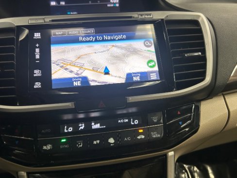 Used 2017 Honda Accord Touring image 19