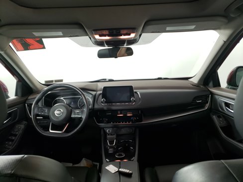 Used 2021 Nissan Rogue SV image 15