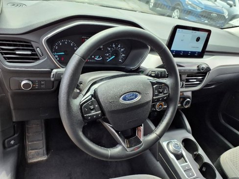 Used 2022 Ford Escape SE w/ Cold Weather Package image 17