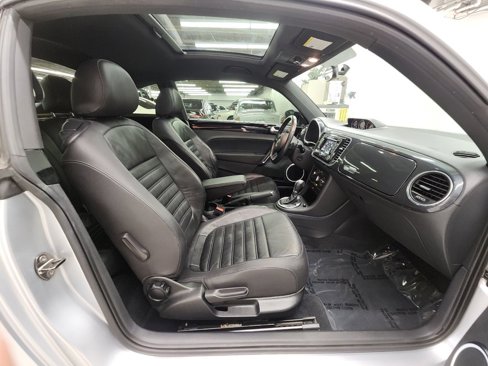 Used 2013 Volkswagen Beetle 2.0T image 15