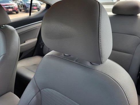 Used 2020 Hyundai Elantra Limited image 20