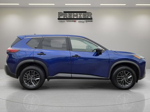 Used 2023 Nissan Rogue S image 5