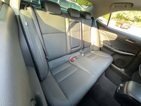 Used 2017 Lexus IS 200t image 31