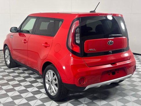 Used 2018 Kia Soul + image 5
