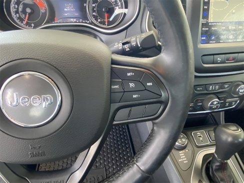 Used 2020 Jeep Cherokee Trailhawk image 36