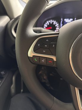 Used 2021 Jeep Renegade Sport image 30
