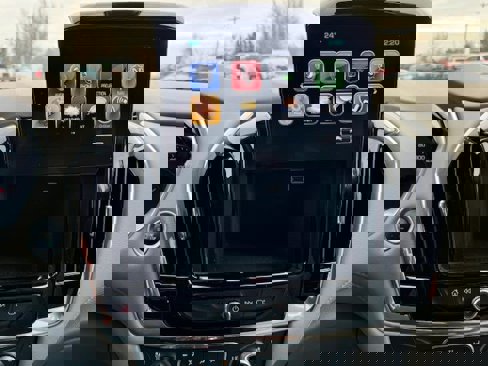 Used 2019 Chevrolet Traverse Premier image 39