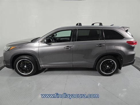 Used 2019 Toyota Highlander Limited Platinum image 3