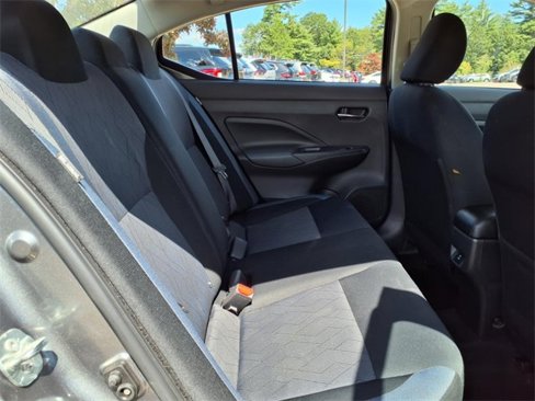 Used 2023 Nissan Versa SV image 6