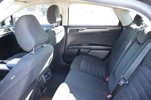 Used 2020 Ford Fusion SE image 11