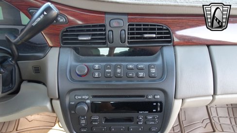 Used 2002 Cadillac De Ville w/ Comfort/Convenience Pkg image 25