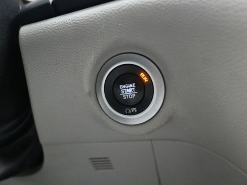 Used 2020 Chrysler Voyager Lxi image 10
