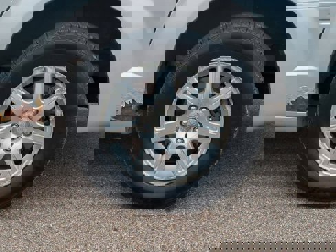 Used 2009 Chrysler Town & Country Touring image 13