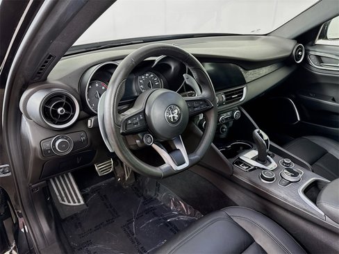 Used 2022 Alfa Romeo Giulia Sprint image 4