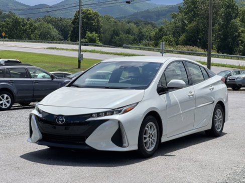 Used 2017 Toyota Prius Prime Plus image 7
