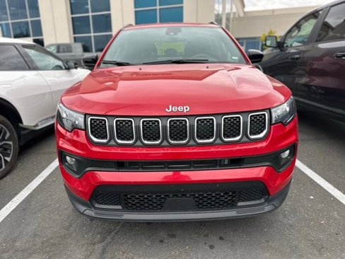 New 2024 Jeep Compass Latitude image 2