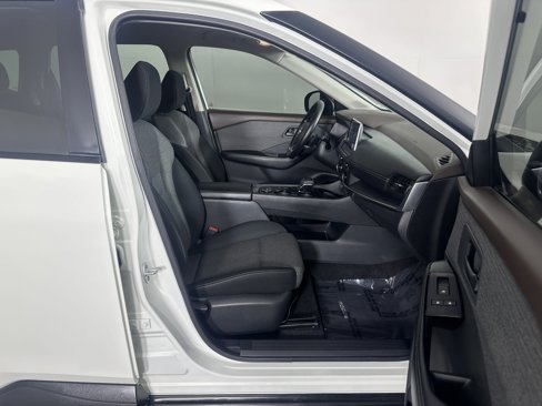 Used 2022 Nissan Rogue S image 11
