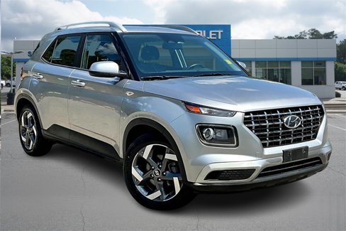 Used 2023 Hyundai Venue SEL w/ Cargo Package image 3