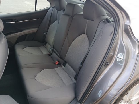 Used 2022 Toyota Camry LE image 25