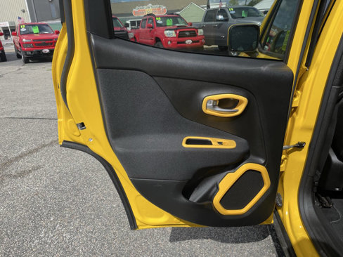 Used 2015 Jeep Renegade Latitude w/ Cold Weather Group II image 30