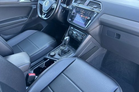 Used 2021 Volkswagen Tiguan SE image 32
