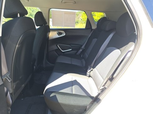 Used 2025 Kia Soul LX w/ LX Technology Package image 25