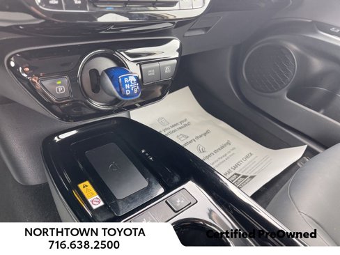 Used 2022 Toyota Prius XLE image 22